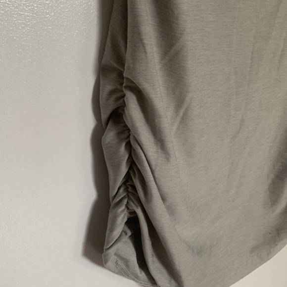 New Balance top - Picture 3 of 3